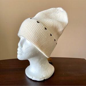 FRYE & CO | Cream Studded Knit Skull Hat